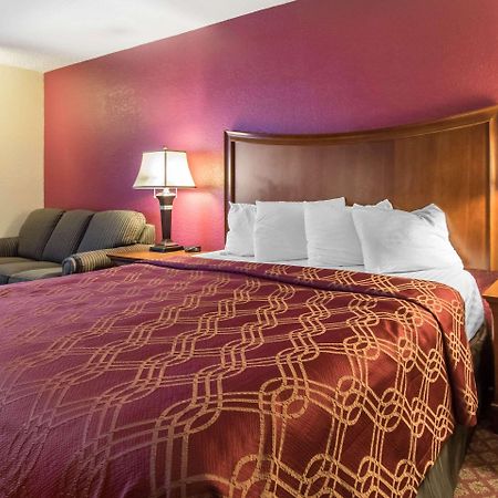 Econo Lodge Inn & Suites Джоплин Экстерьер фото