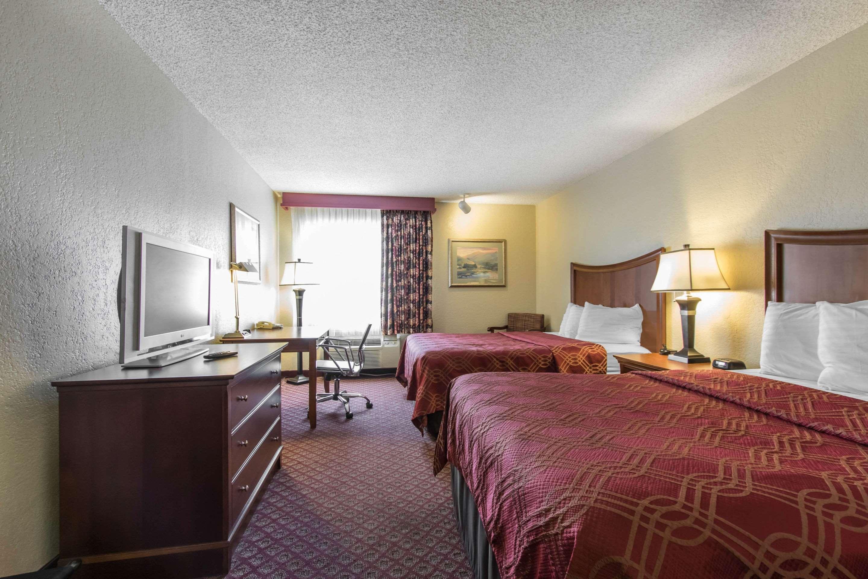 Econo Lodge Inn & Suites Джоплин Экстерьер фото
