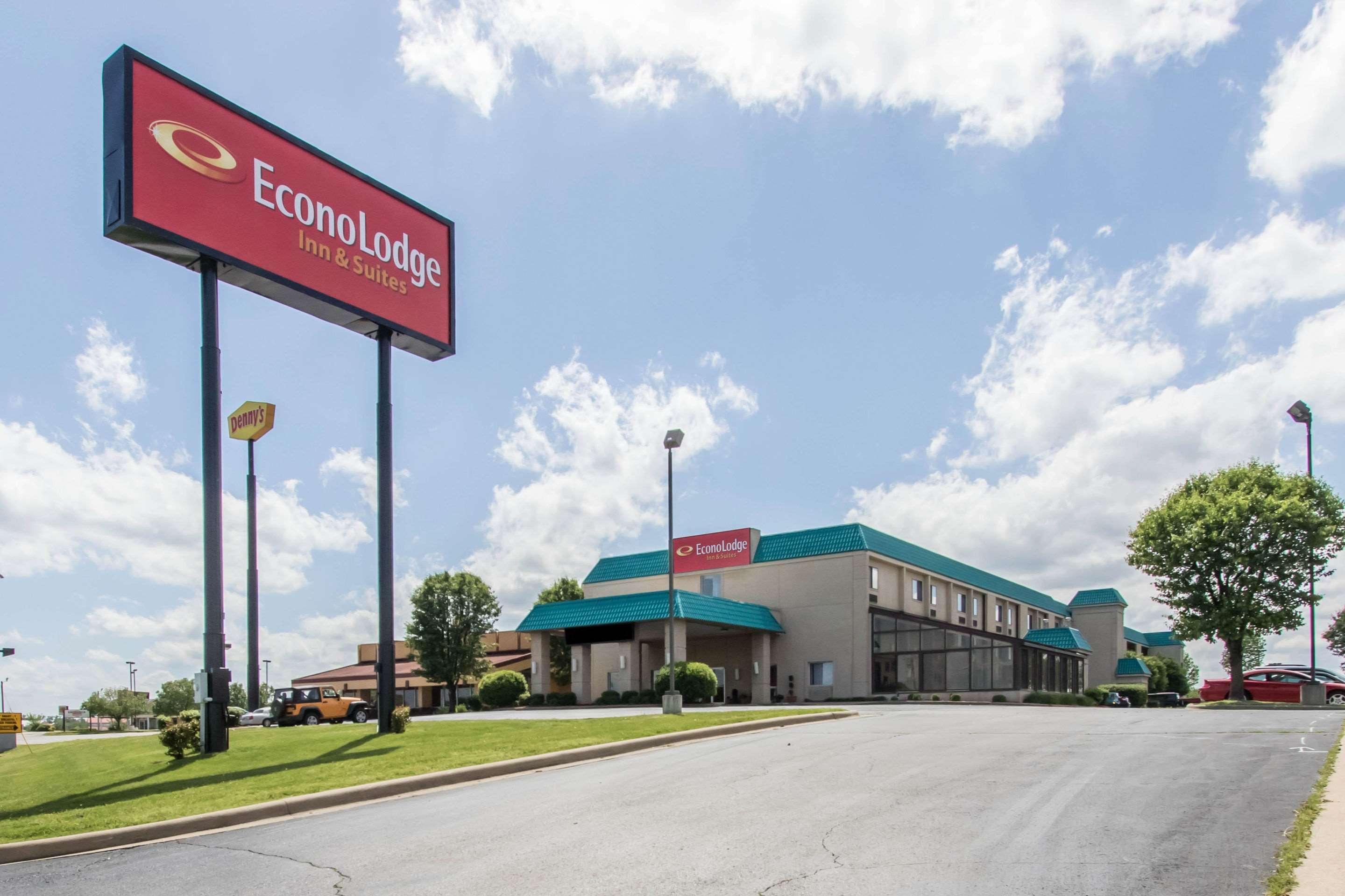 Econo Lodge Inn & Suites Джоплин Экстерьер фото