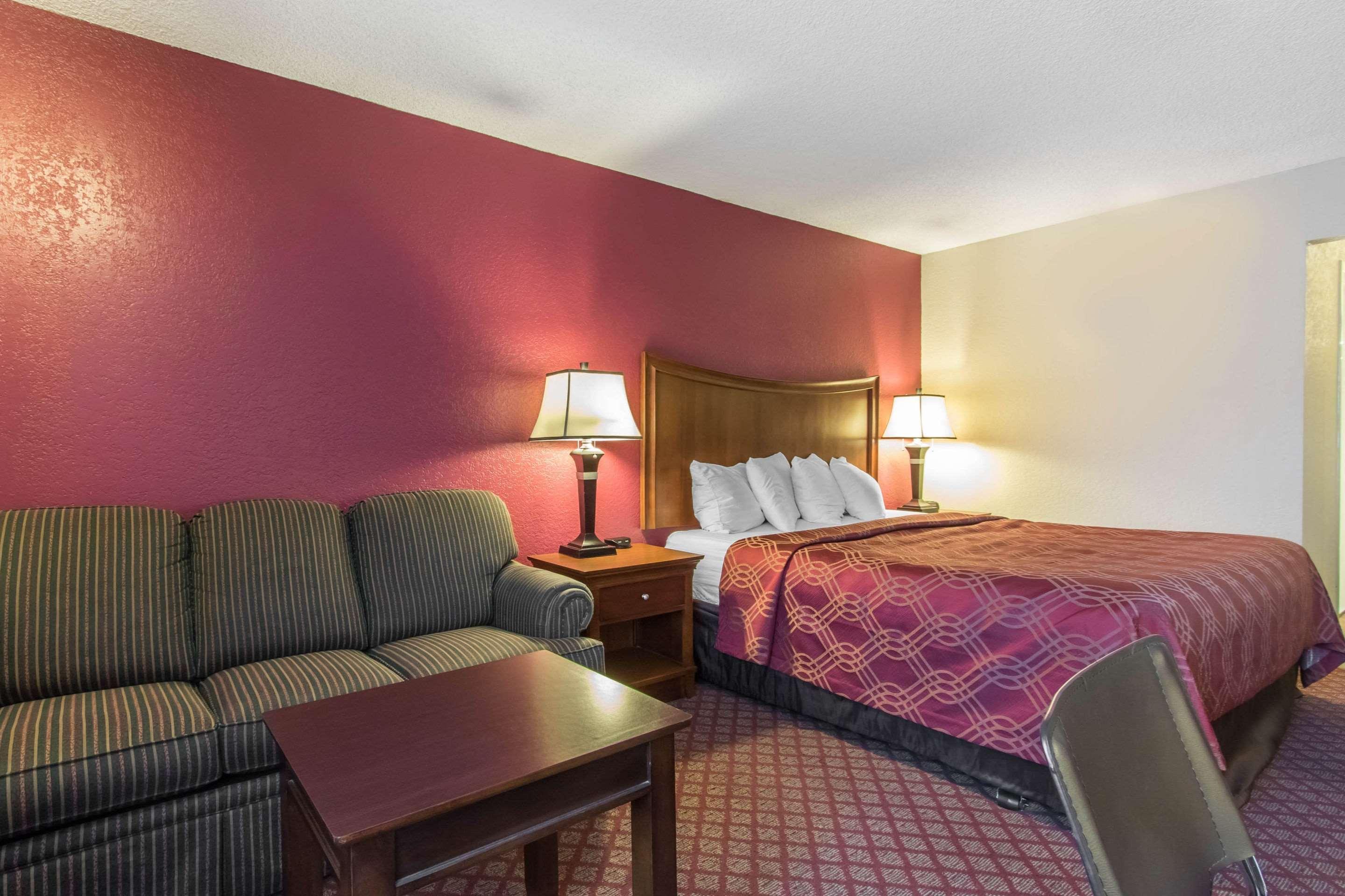 Econo Lodge Inn & Suites Джоплин Экстерьер фото