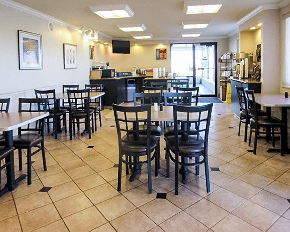 Econo Lodge Inn & Suites Джоплин Экстерьер фото