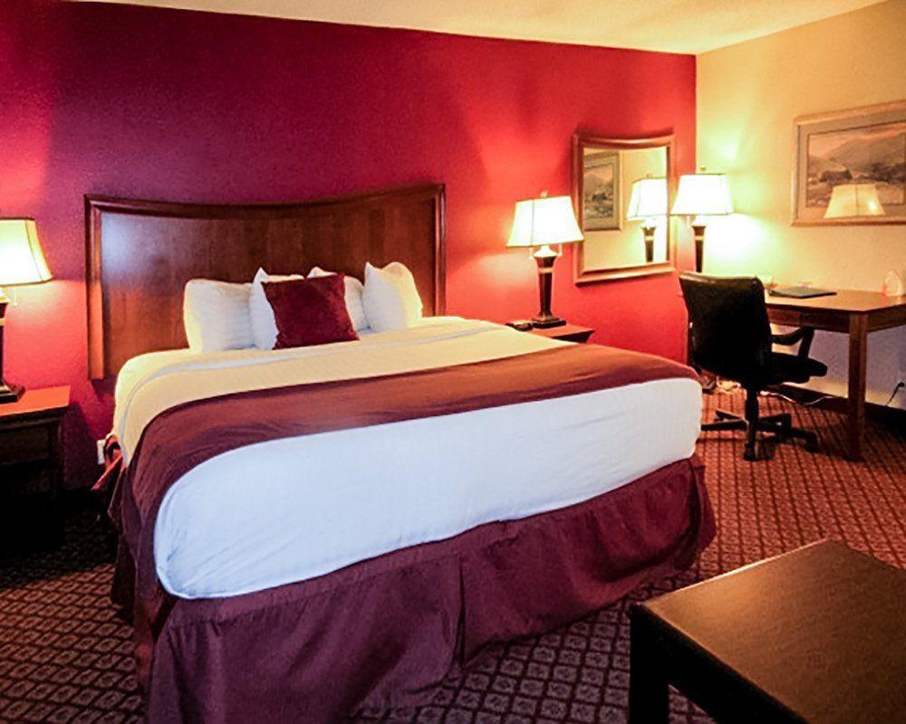 Econo Lodge Inn & Suites Джоплин Экстерьер фото