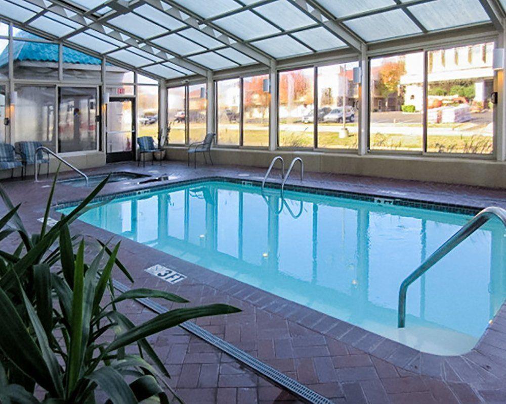 Econo Lodge Inn & Suites Джоплин Экстерьер фото